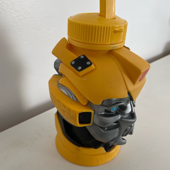 Universal Studios Transformers The Ride 3D Bumblebee Sipper Cup Bottle - Picture 3 of 8